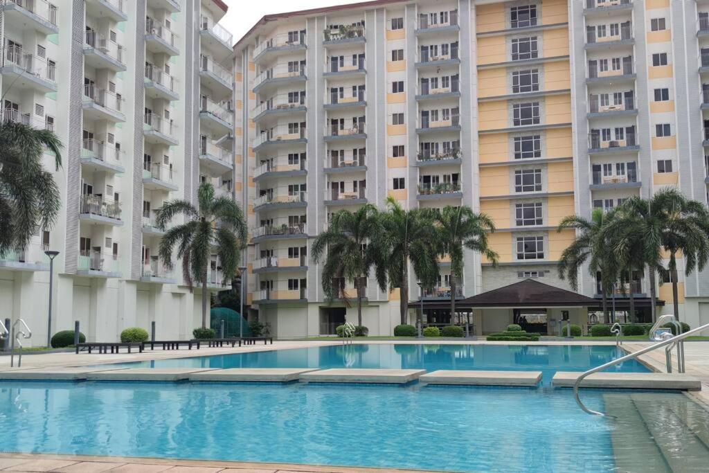 Cherolds Place Lovely 1 Bedroom Condo With Balcony Manila Ngoại thất bức ảnh