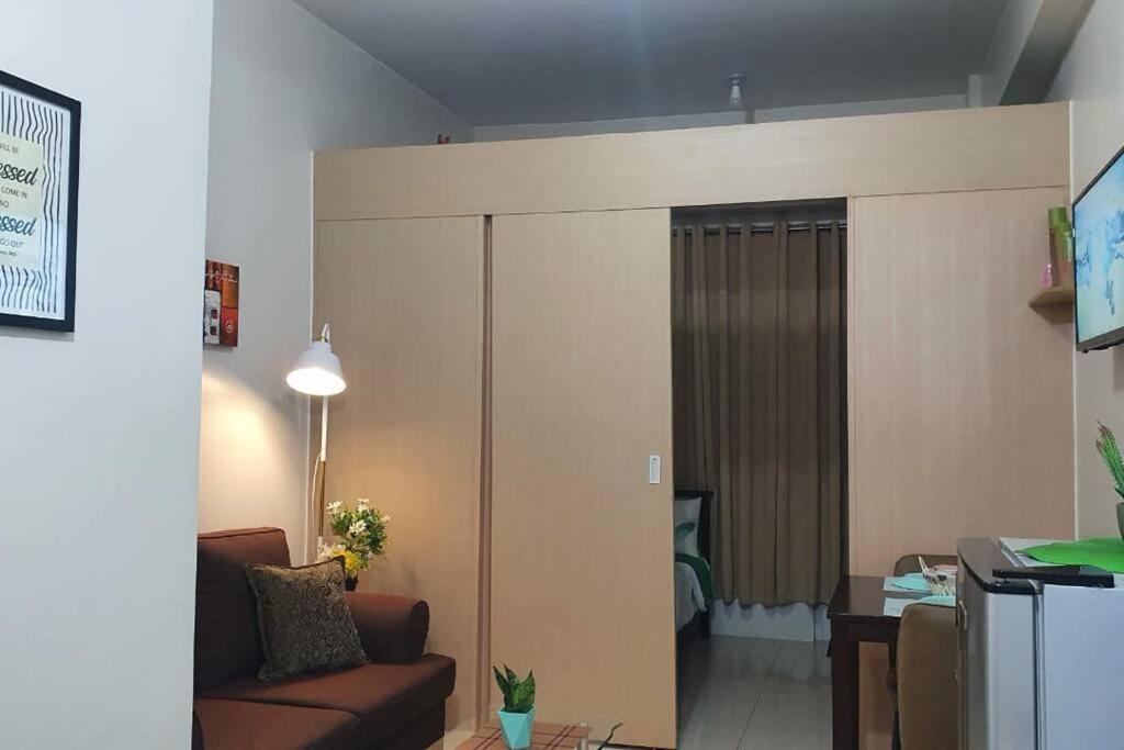 Cherolds Place Lovely 1 Bedroom Condo With Balcony Manila Ngoại thất bức ảnh