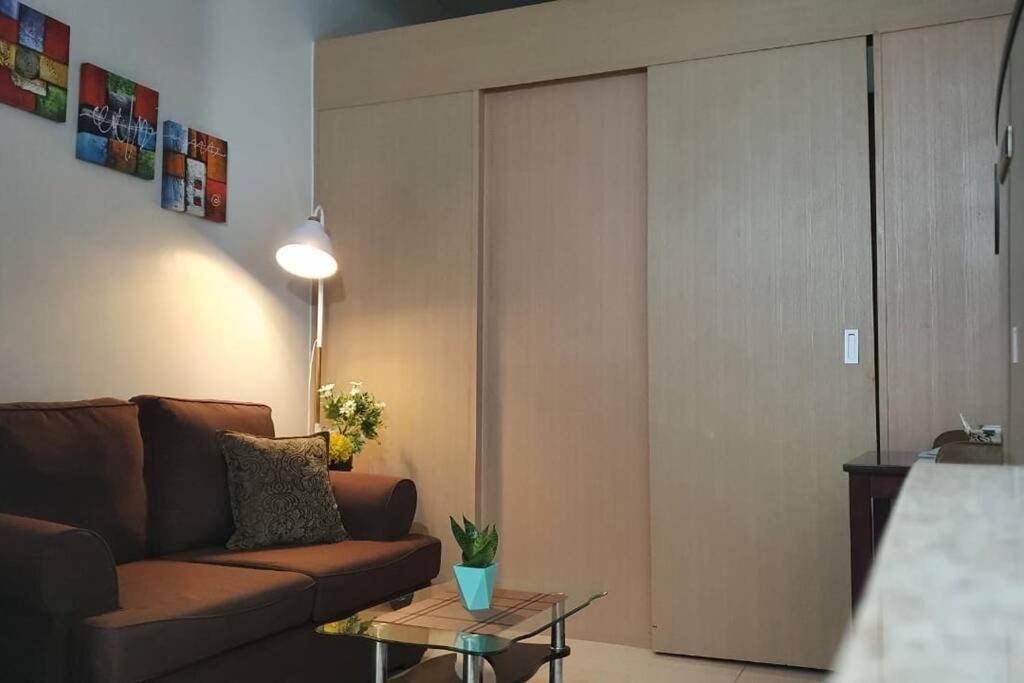 Cherolds Place Lovely 1 Bedroom Condo With Balcony Manila Ngoại thất bức ảnh