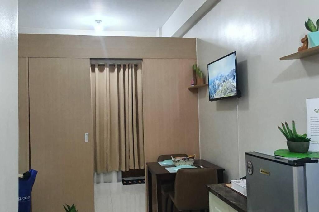 Cherolds Place Lovely 1 Bedroom Condo With Balcony Manila Ngoại thất bức ảnh