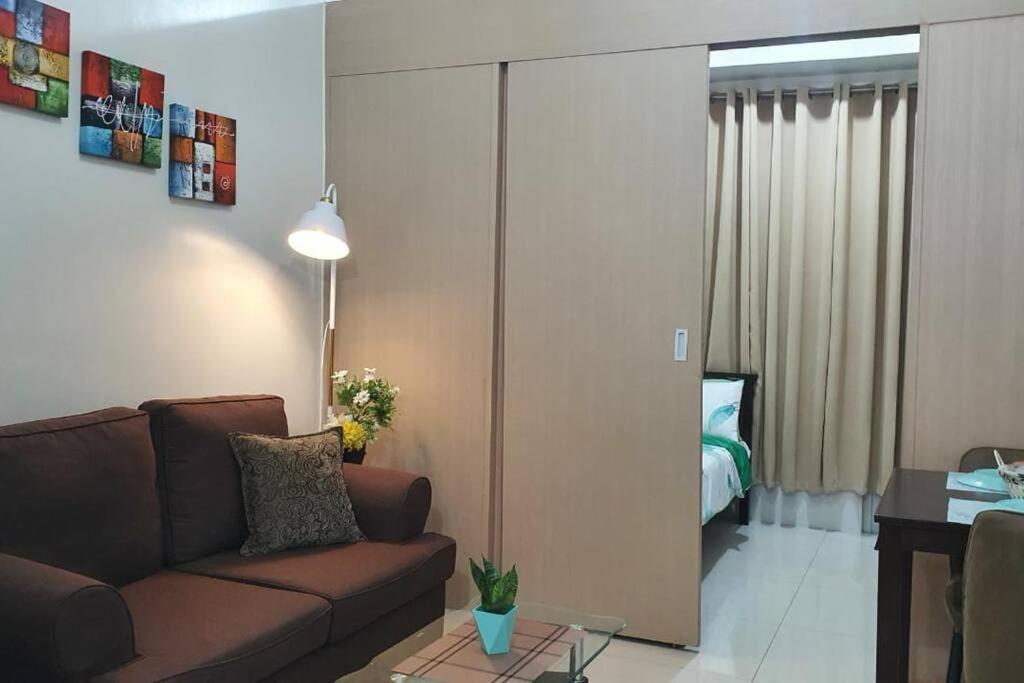 Cherolds Place Lovely 1 Bedroom Condo With Balcony Manila Ngoại thất bức ảnh