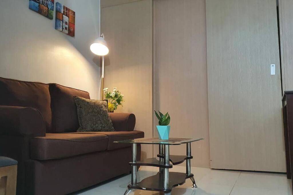 Cherolds Place Lovely 1 Bedroom Condo With Balcony Manila Ngoại thất bức ảnh